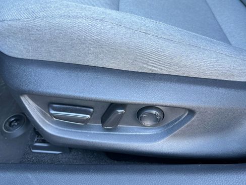 Used 2025 Toyota Camry LE image 12