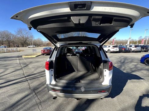 Used 2018 GMC Acadia SLT image 26