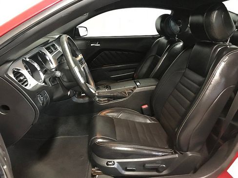 Used 2013 Ford Mustang Premium image 11