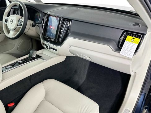 Used 2025 Volvo XC60 T8 Core image 24
