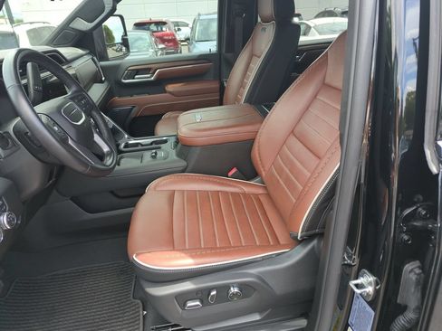 Used 2025 GMC Sierra 3500 Denali Ultimate AWD/4WD image 12