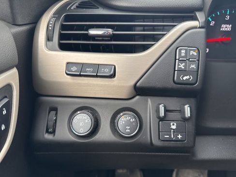 Used 2019 GMC Yukon Denali w/ Denali Ultimate Package image 23