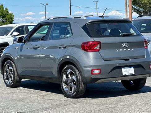 Certified 2025 Hyundai Venue SEL FWD image 6