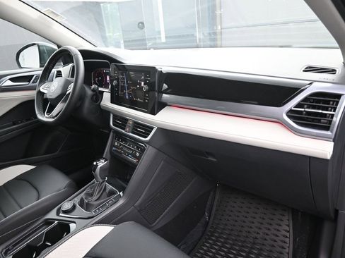 New 2025 Volkswagen Taos SEL image 45