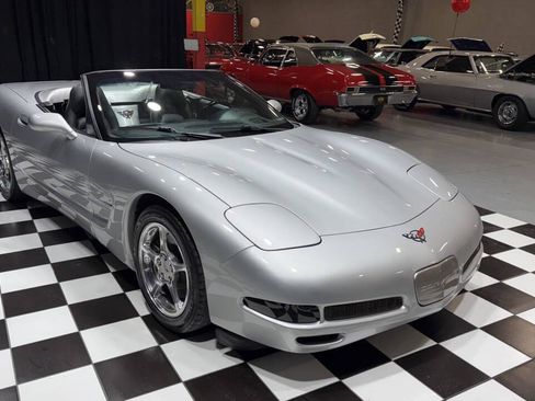 Used 2002 Chevrolet Corvette Convertible w/ Preferred Equipment Group2 image 5