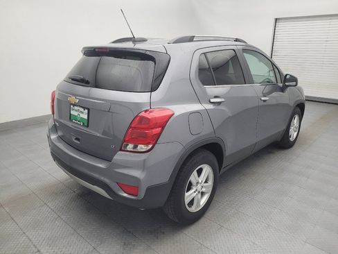 Used 2020 Chevrolet Trax LT w/ LT Convenience Package image 9