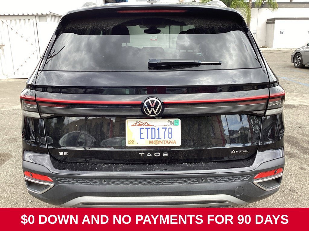 Used 2025 Volkswagen Taos SE AWD/4WD image 3