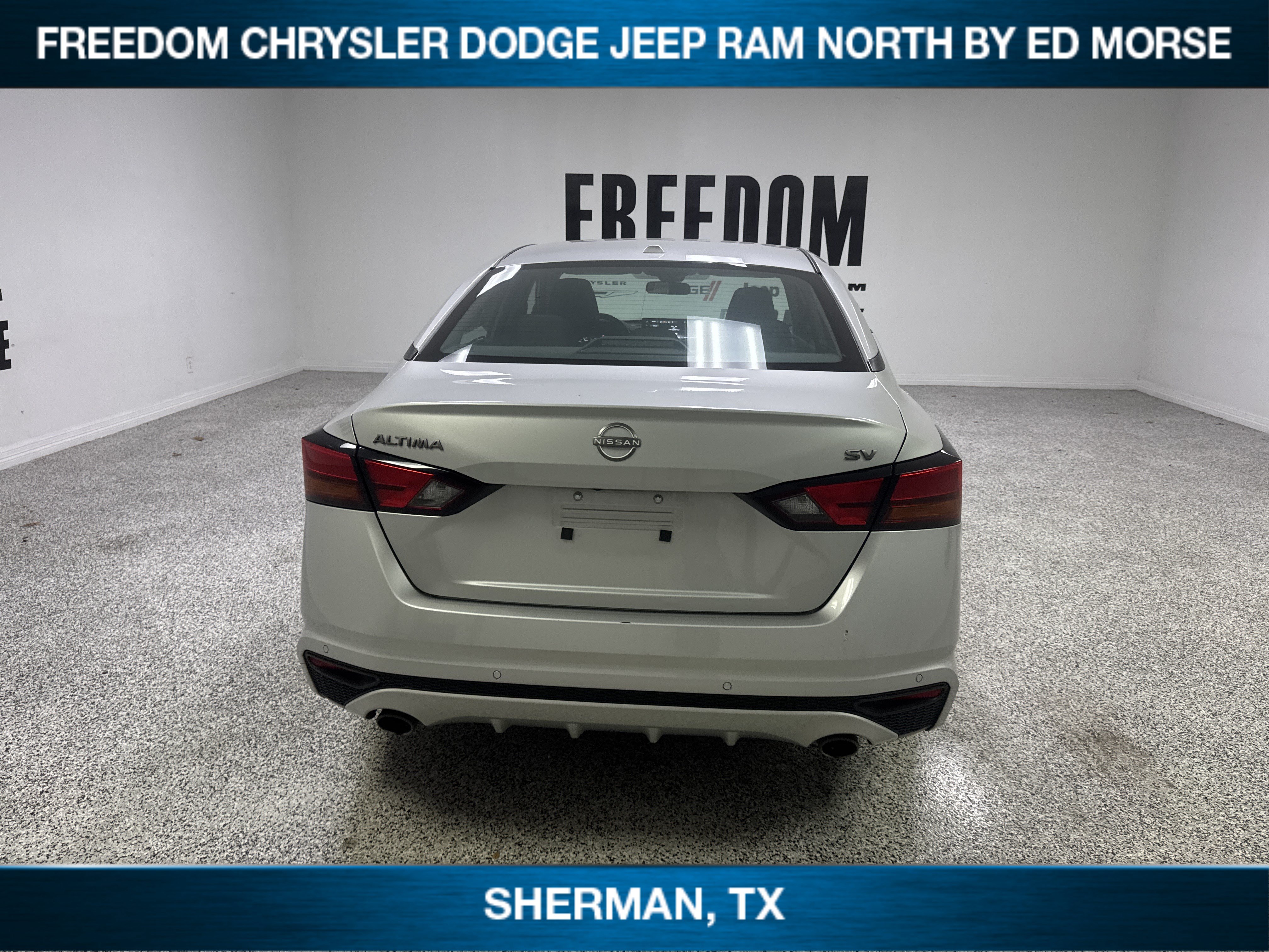 Used 2024 Nissan Altima 2.5 SV w/ SV Premium Package FWD image 5