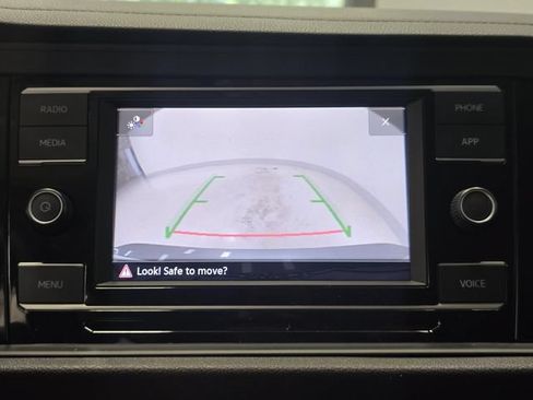 Used 2023 Volkswagen Jetta SE FWD image 31