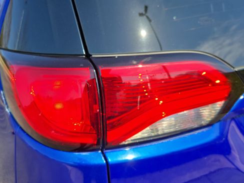 Used 2018 Chrysler Pacifica Touring-L image 35