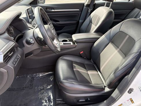 Used 2024 Nissan Altima 2.5 SR image 18