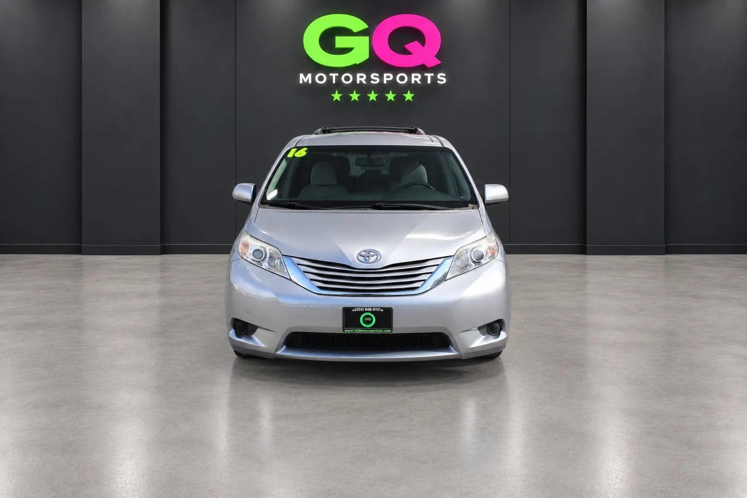 Used 2016 Toyota Sienna LE FWD image 2