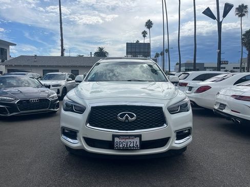 Used 2020 INFINITI QX60 Luxe w/ Essential Package FWD image 2