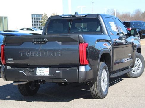 Used 2025 Toyota Tundra SR5 w/ SR5 Convenience Package AWD/4WD image 27