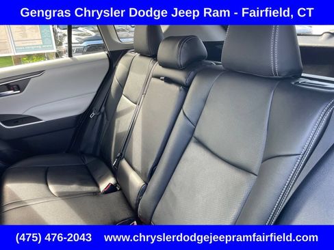 Used 2021 Toyota RAV4 XLE w/ Convenience Package AWD/4WD image 39