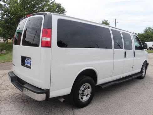 Used 2020 Chevrolet Express 3500 LT w/ LT Preferred Equipment Group RWD image 18