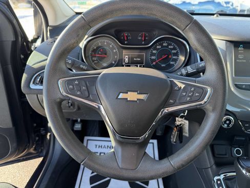 Used 2016 Chevrolet Cruze LT image 19