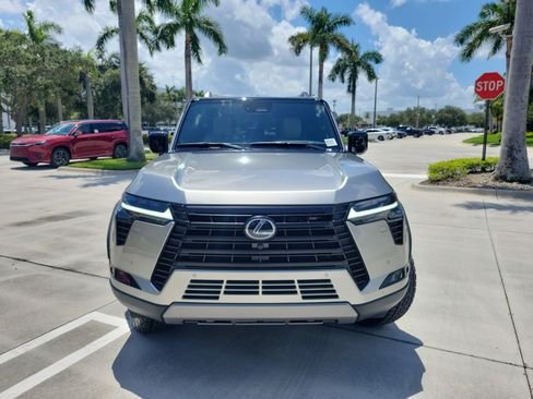 Certified 2026 Lexus GX 550 AWD/4WD image 3