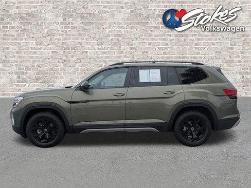 Certified 2025 Volkswagen Atlas Peak Edition SE AWD/4WD image 8