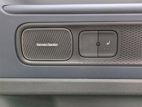 New 2025 Volkswagen ID. Buzz Pro S Plus image 17