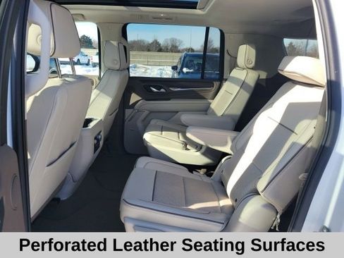 Used 2024 GMC Yukon XL Denali image 18