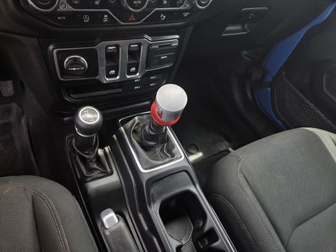 Used 2022 Jeep Wrangler Sport AWD/4WD image 11