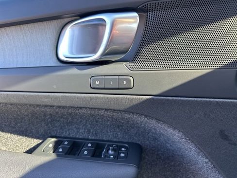 Certified 2025 Volvo XC40 B5 Plus image 31
