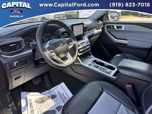 Certified 2022 Ford Explorer XLT w/ Equipment Group 202A image 18