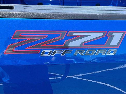 Used 2022 Chevrolet Colorado Z71 w/ Safety Package AWD/4WD image 9