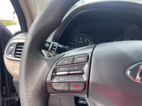 Used 2018 Hyundai Elantra GT FWD image 26