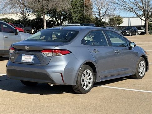 Certified 2025 Toyota Corolla LE image 4