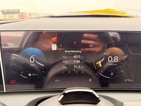 Used 2025 Hyundai Santa Cruz Limited AWD/4WD image 12