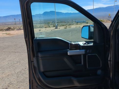 Used 2020 Ford F150 Lariat image 13