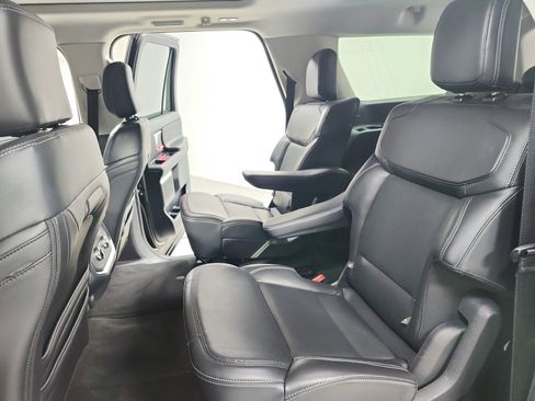 Used 2025 Ford Expedition Max Platinum image 36