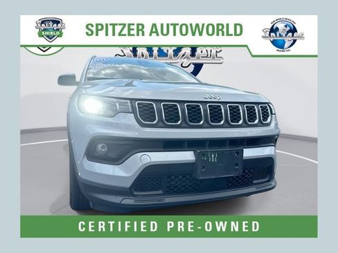 Used 2025 Jeep Compass Latitude AWD/4WD image 1