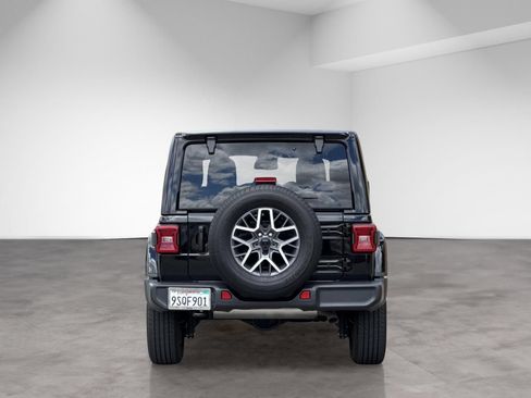 Used 2024 Jeep Wrangler Unlimited Sahara AWD/4WD image 5