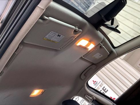 Used 2025 Nissan Versa SV FWD image 13