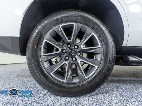 Used 2022 Chevrolet Tahoe Z71 w/ Luxury Package AWD/4WD image 42