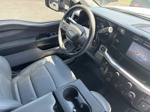 Used 2023 Ford F250 XL w/ XL Chrome Package image 28