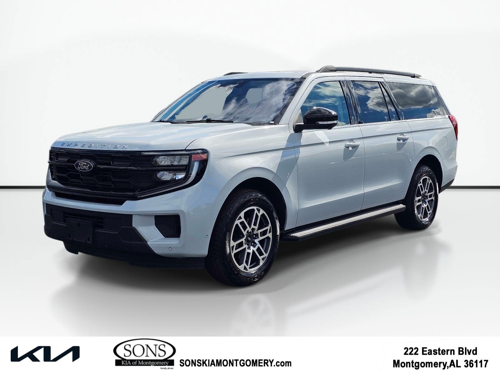 Used 2025 Ford Expedition Max Active AWD/4WD image 1
