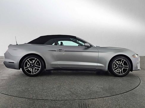 Used 2022 Ford Mustang Premium image 2
