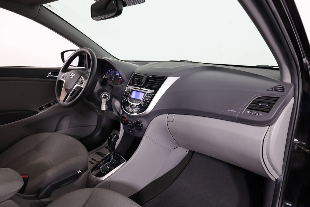 Used 2012 Hyundai Accent SE FWD image 23
