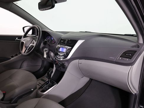 Used 2012 Hyundai Accent SE FWD image 23
