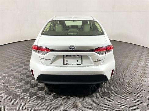 Used 2024 Toyota Corolla LE image 12