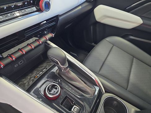 Used 2024 GMC Canyon AT4X image 24