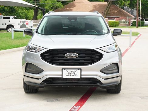 Used 2024 Ford Edge SE w/ Black Appearance Package image 7