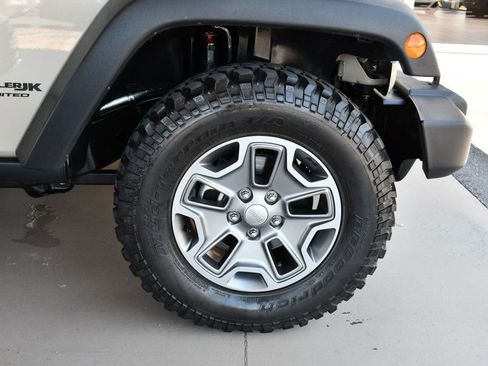 Used 2018 Jeep Wrangler Unlimited Rubicon w/ Connectivity Group AWD/4WD image 60