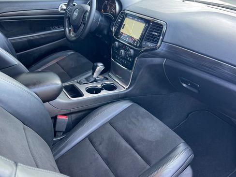 Used 2021 Jeep Grand Cherokee Laredo X image 16