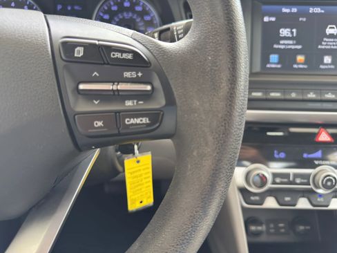 Used 2020 Hyundai Elantra SEL image 29