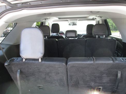 Used 2020 Ford Explorer XLT w/ Equipment Group 202A AWD/4WD image 30